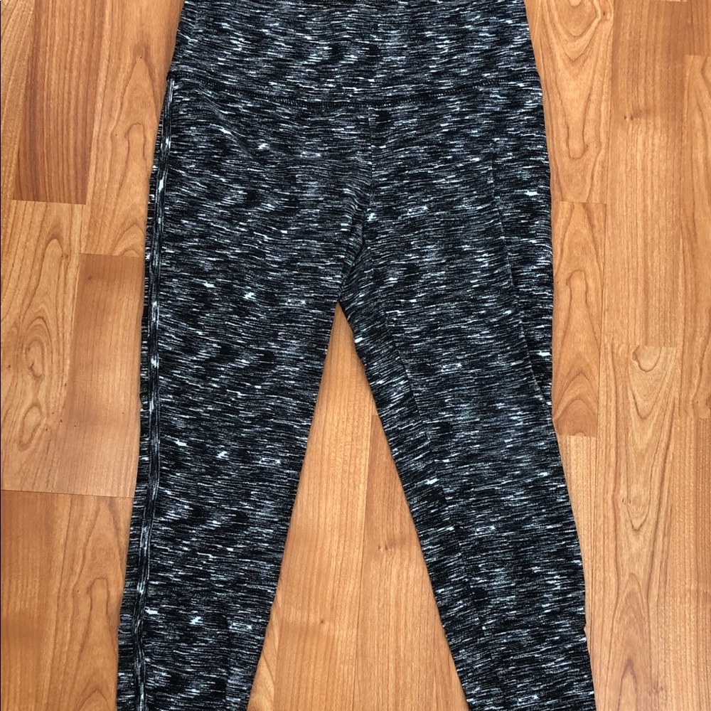 Athletic leggings